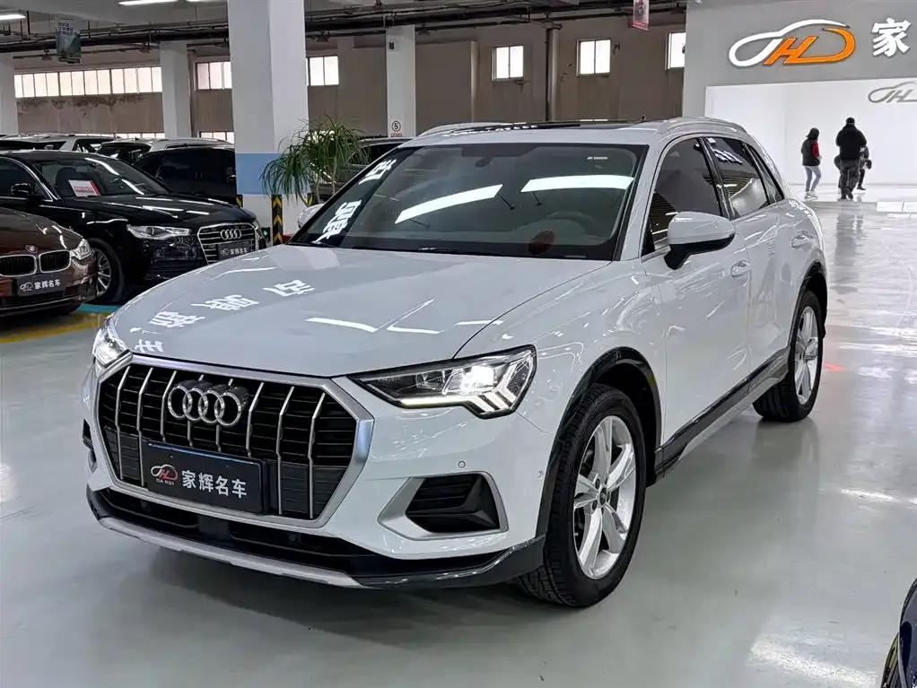 Audi Q3 — фото 1
