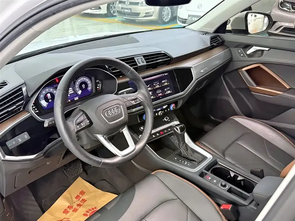 Audi Q3 — фото 3