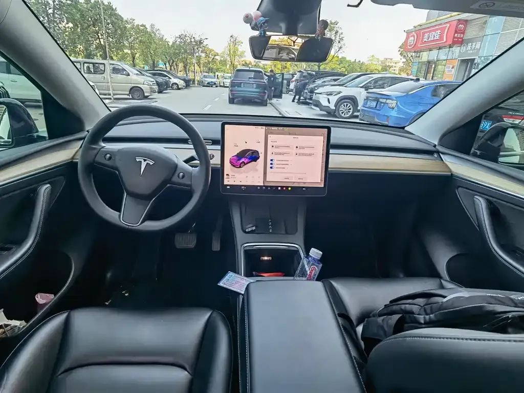 Tesla Model Y — фото 4