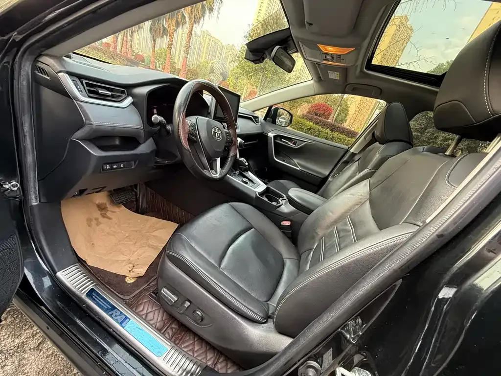 Toyota RAV4 2021 из CN, фото 4