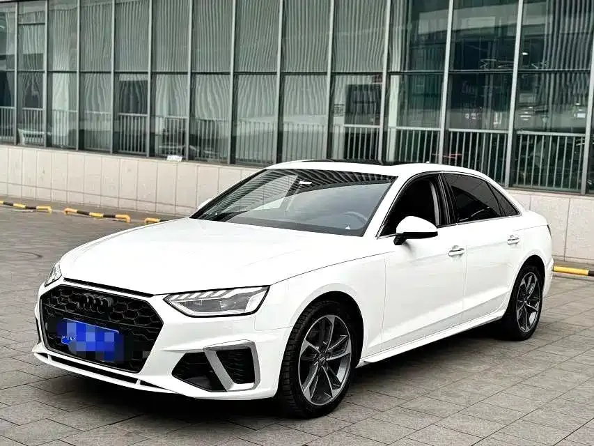 Audi A4L 2022 из CN, фото 1