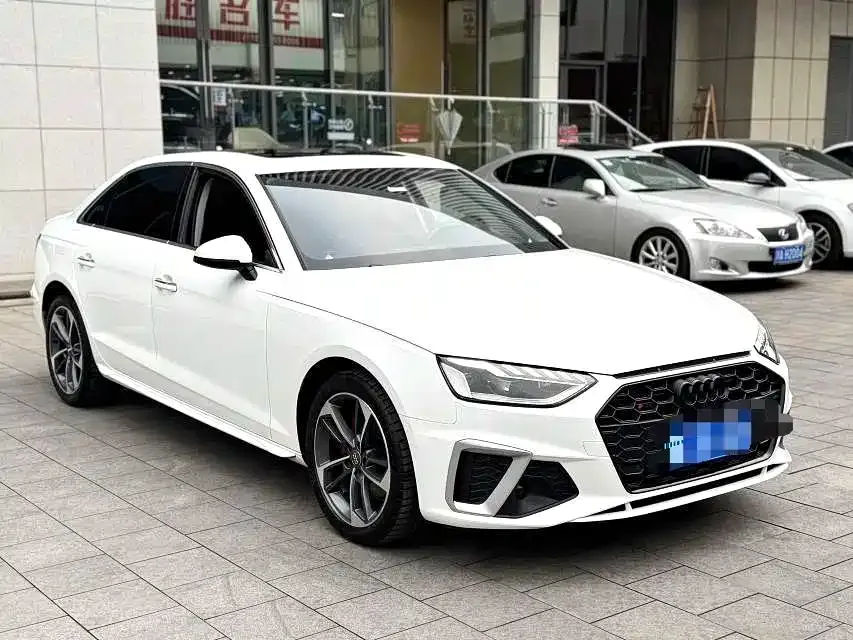 Audi A4L 2022 из CN, фото 3