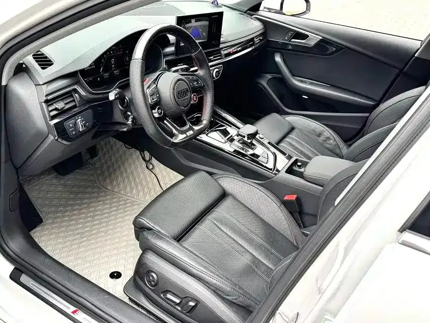 Audi A4L 2022 из CN, фото 9