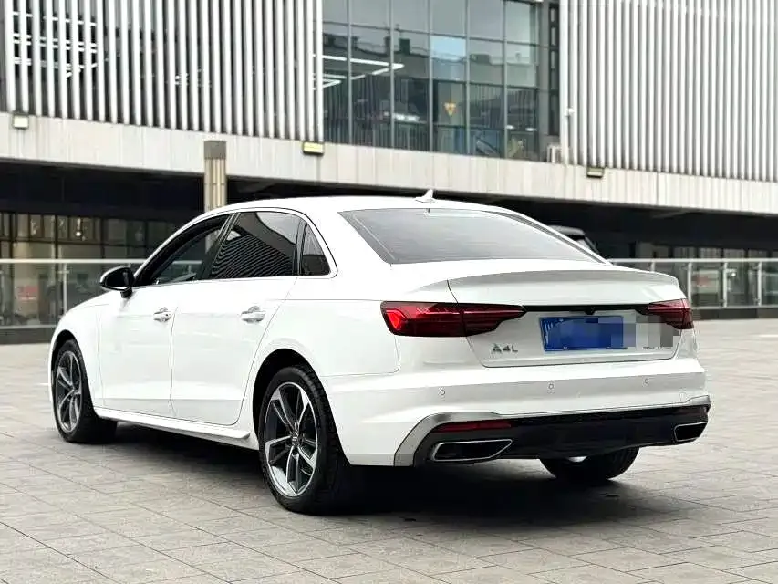Audi A4L 2022 из CN, фото 5