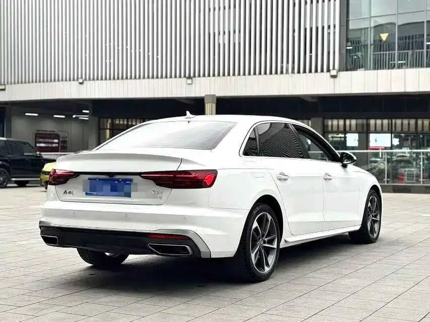 Audi A4L 2022 из CN, фото 7