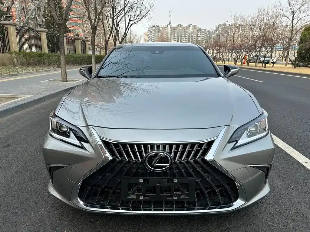 Lexus ES — фото 8