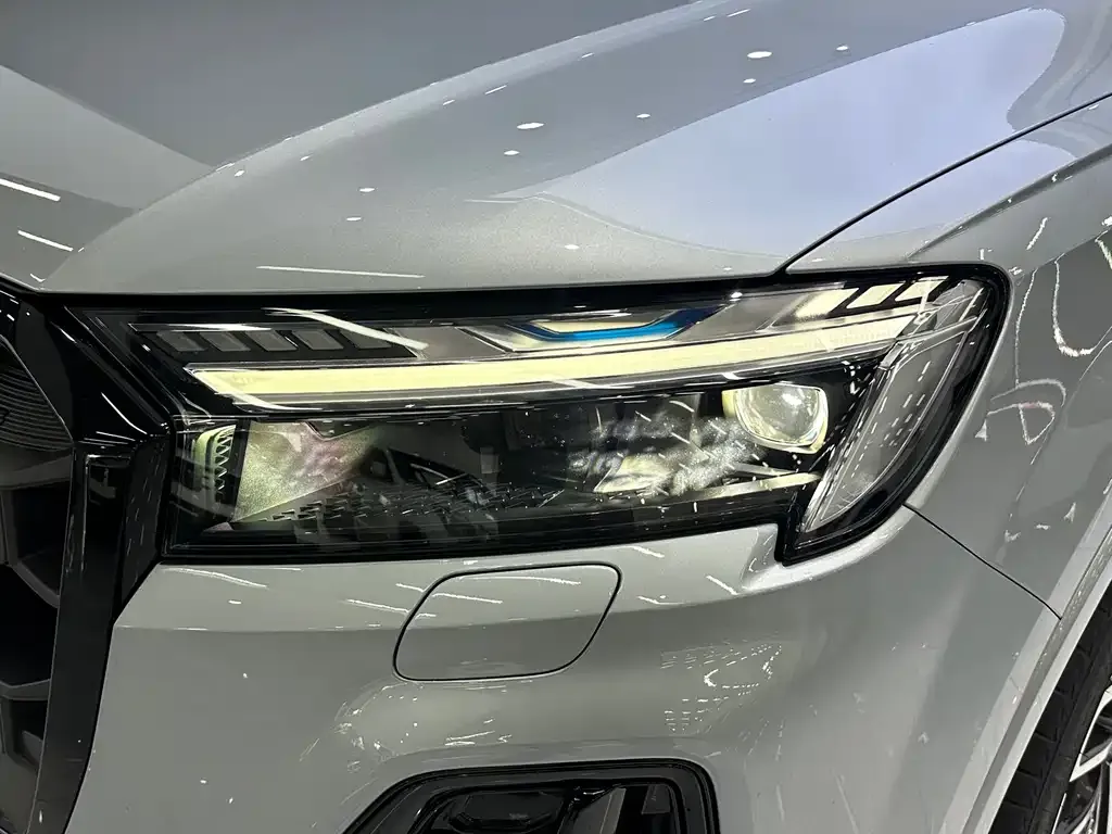 Audi SQ7 — фото 10