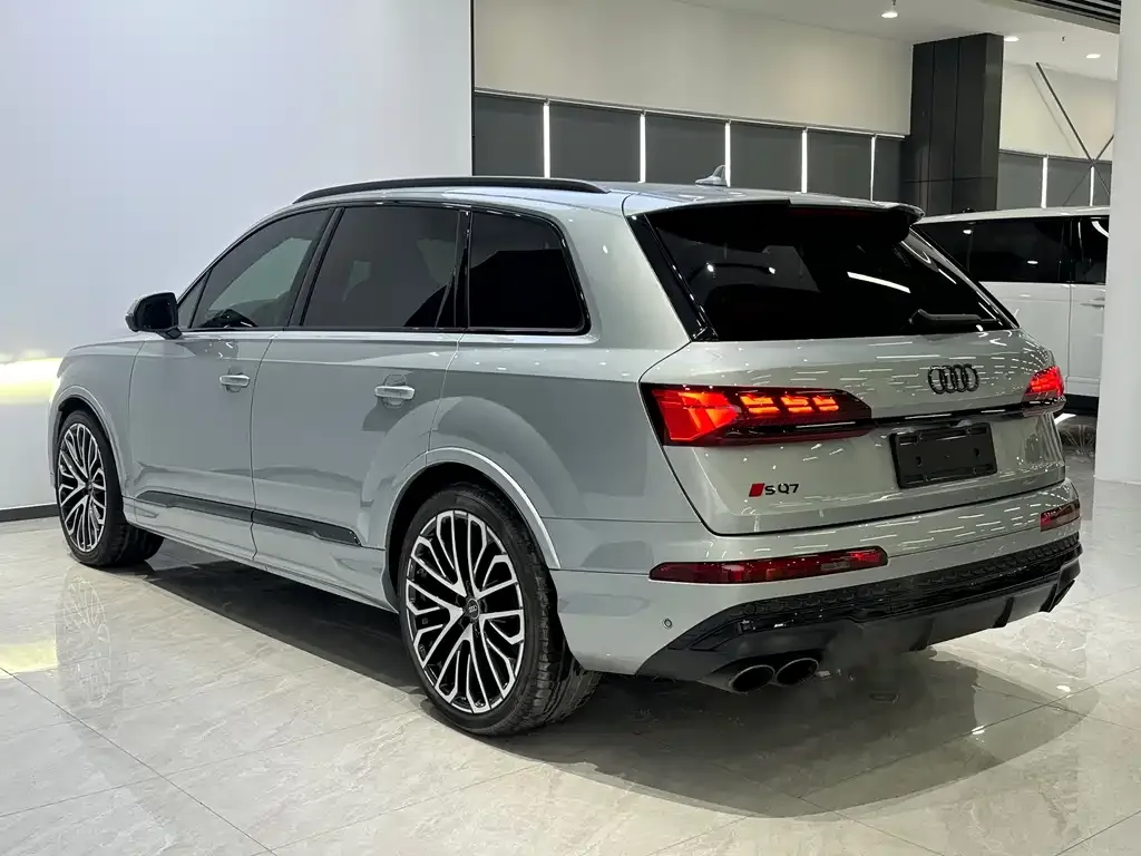 Audi SQ7 — фото 4