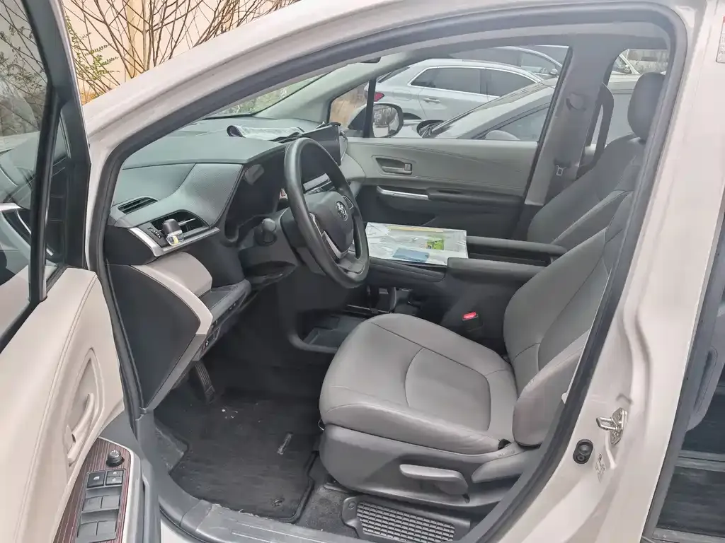 Toyota Granvia 2025 из CN, фото 3