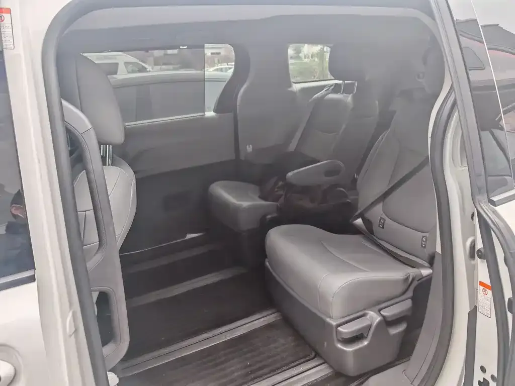 Toyota Granvia 2025 из CN, фото 2