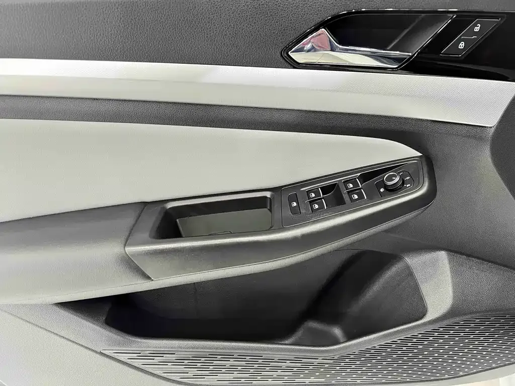 Volkswagen Bora 2023 из CN, фото 10