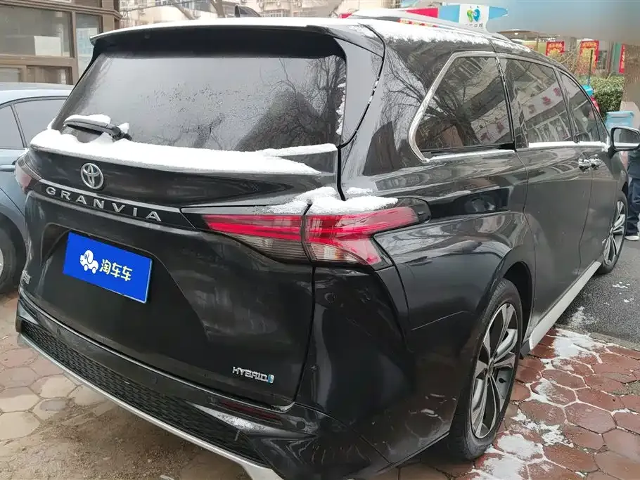 Toyota Granvia 2023 из CN, фото 6