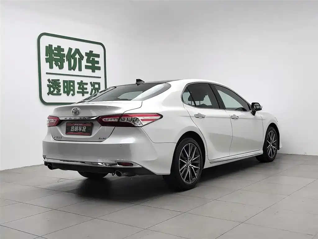 Toyota Camry 2023 из CN, фото 10