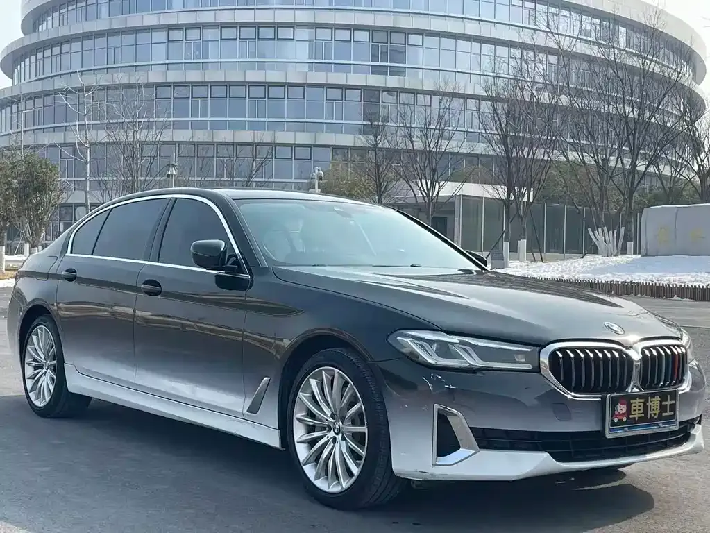 BMW 5 Series — фото 5