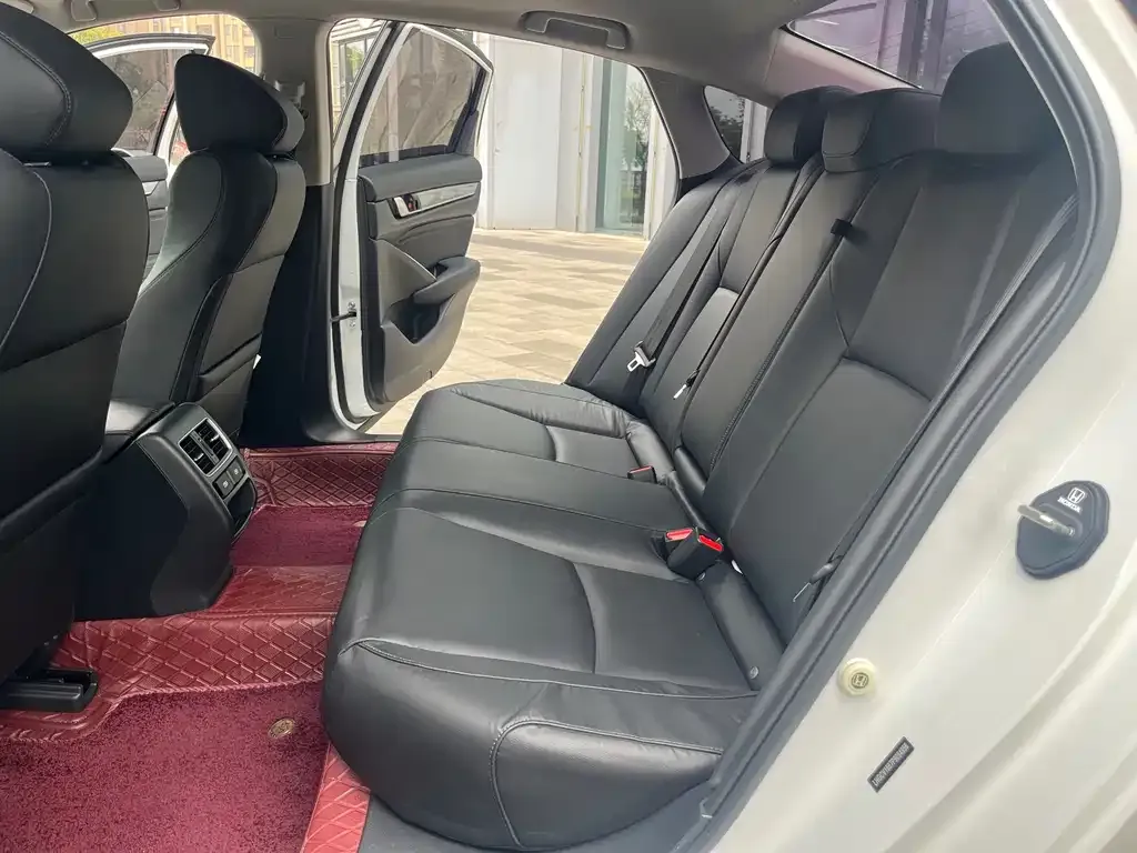Honda Accord — фото 4