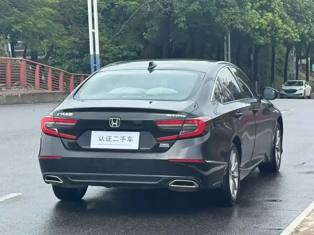 Honda Accord — фото 8