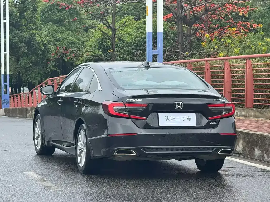 Honda Accord — фото 9
