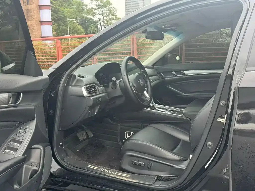 Honda Accord — фото 4