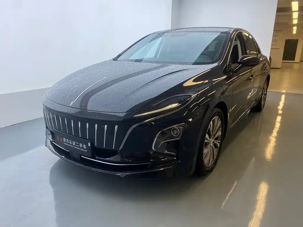 Hongqi E-QM5 — фото 1