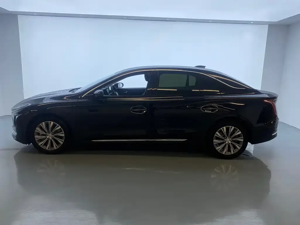 Hongqi E-QM5 — фото 2