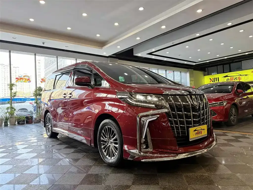 Toyota Alphard — фото 3