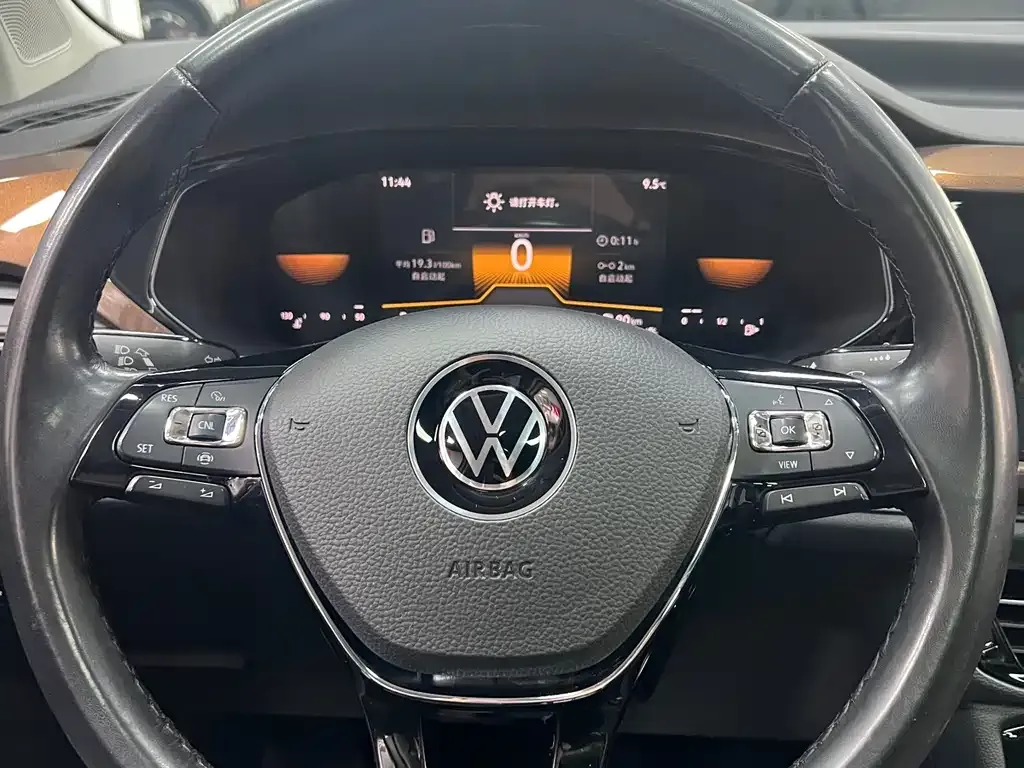 Volkswagen Tharu — фото 8
