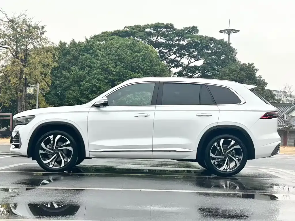 Geely Xingyue L — фото 10