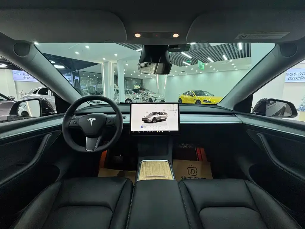 Tesla Model Y 2024 из CN, фото 3