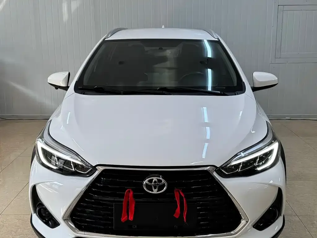 Toyota Yaris L — фото 5