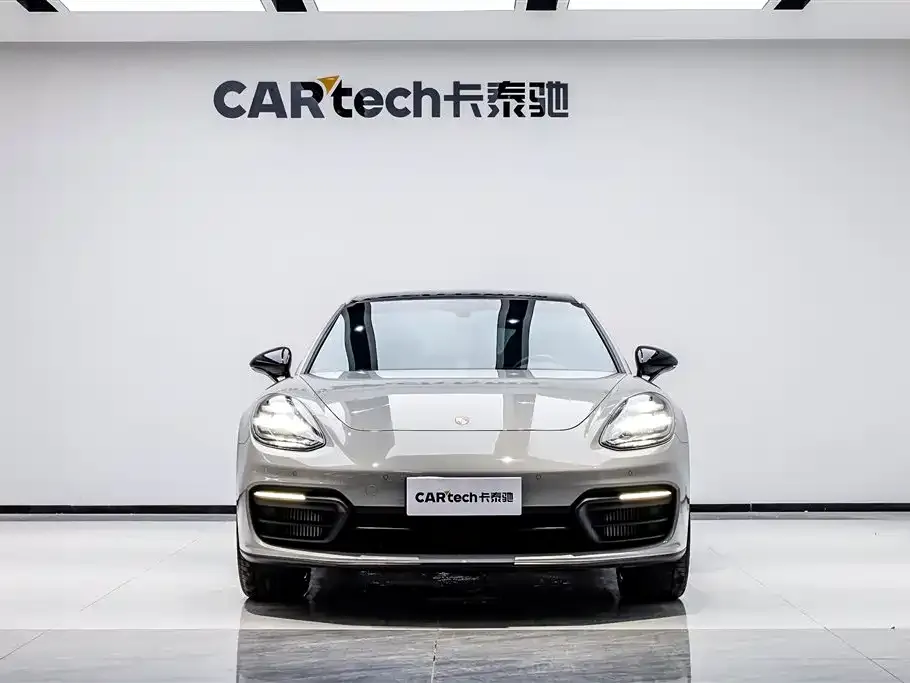 Porsche Panamera — фото 1