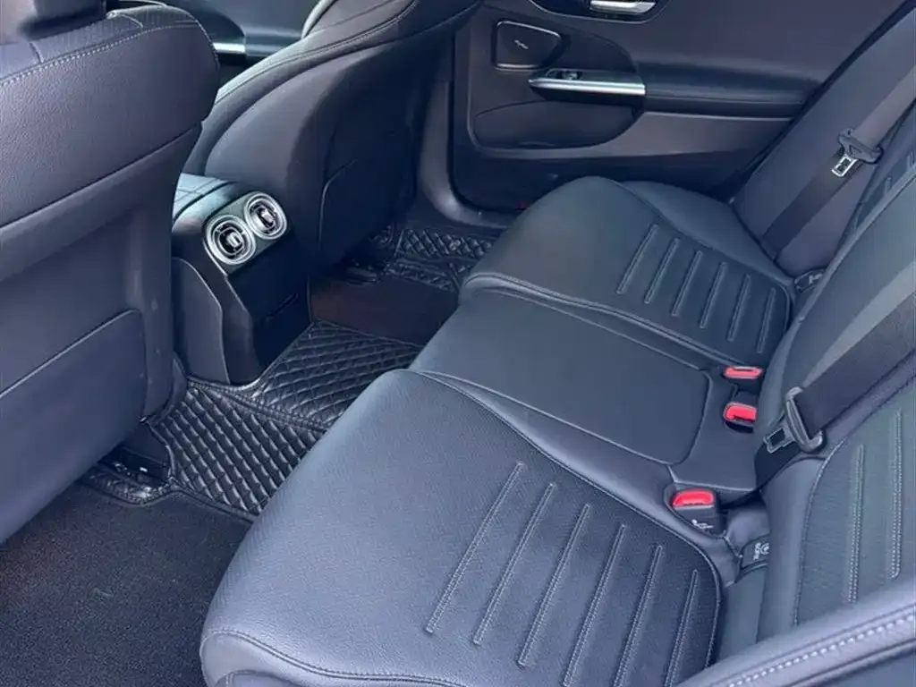 Mercedes-Benz C-Class 2025 из CN, фото 4