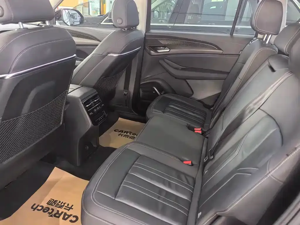 Audi Q6 2024 из CN, фото 6