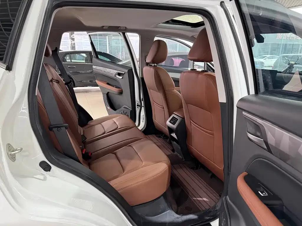 Geely Vision X6 2023 из CN, фото 2