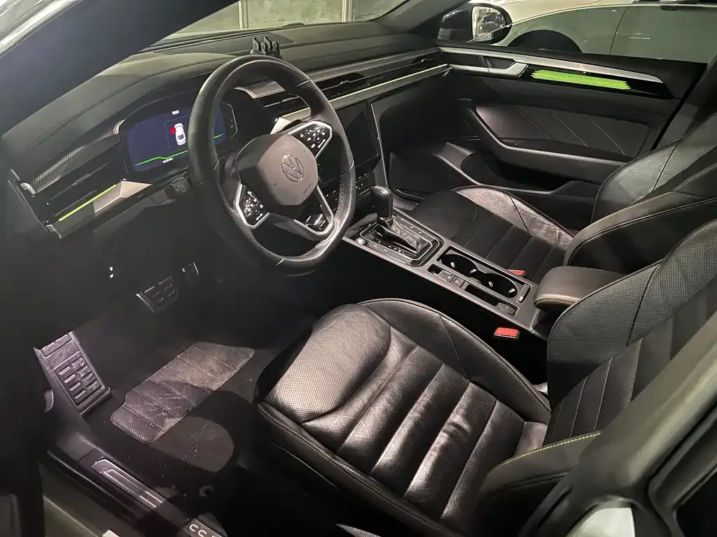 Volkswagen CC 2023 из CN, фото 8