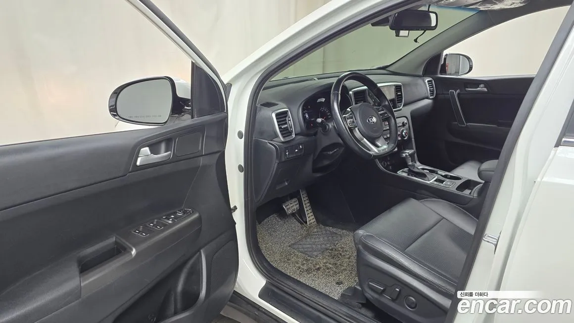 Kia Sportage — фото 10