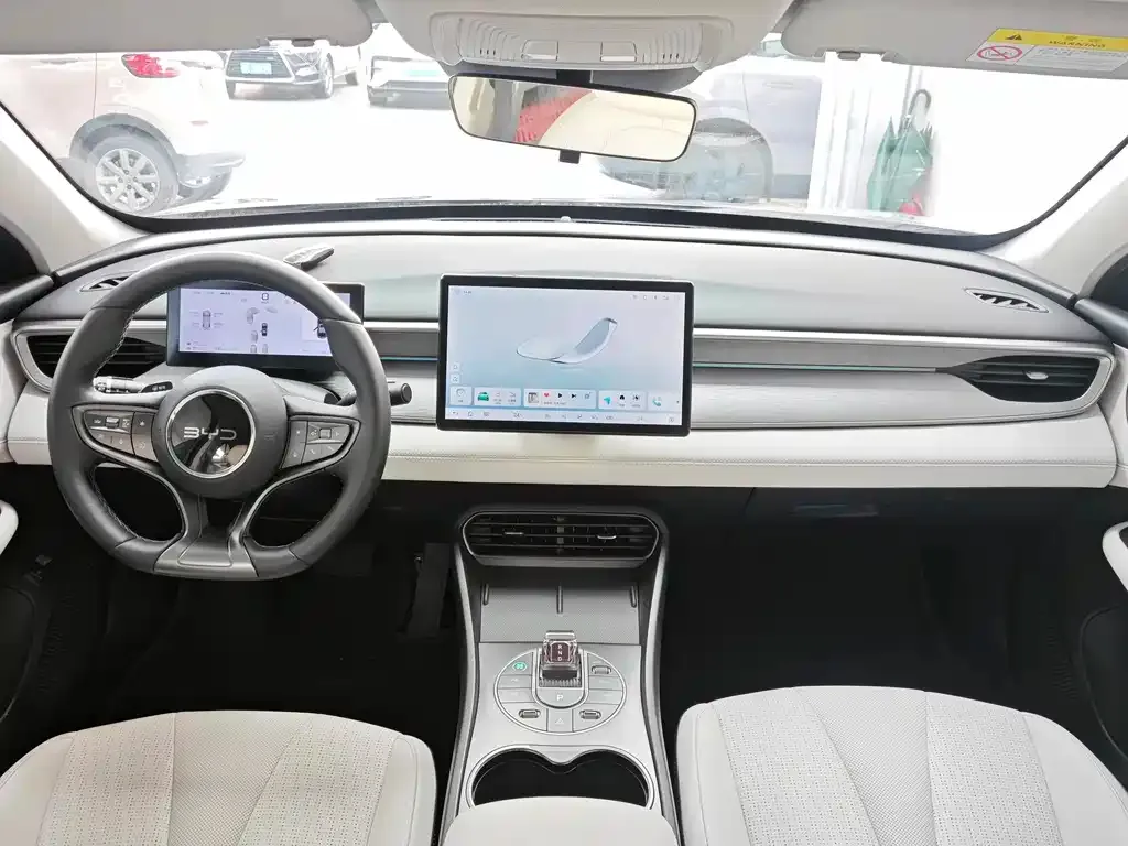 BYD Seal 05 DM-i — фото 10