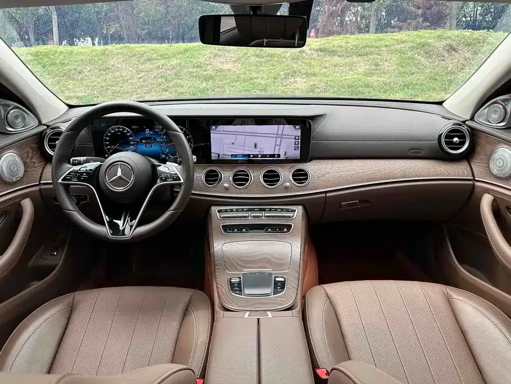 Mercedes-Benz E-Class — фото 10