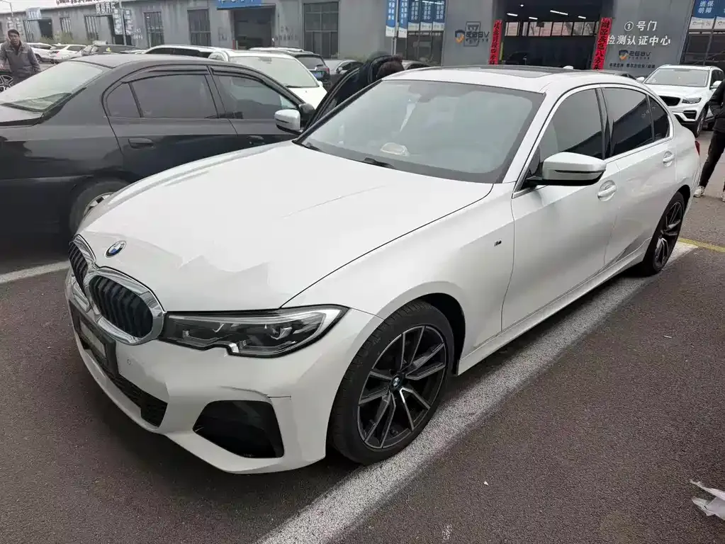 BMW 3 Series 2021 из CN, фото 1