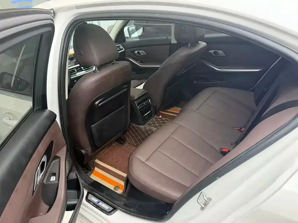 BMW 3 Series 2021 из CN, фото 3
