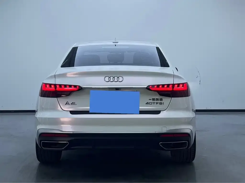 Audi A4L 2023 из CN, фото 4