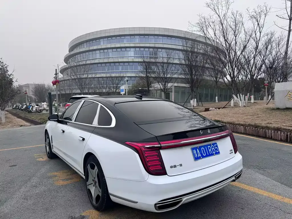 Hongqi H9 — фото 8