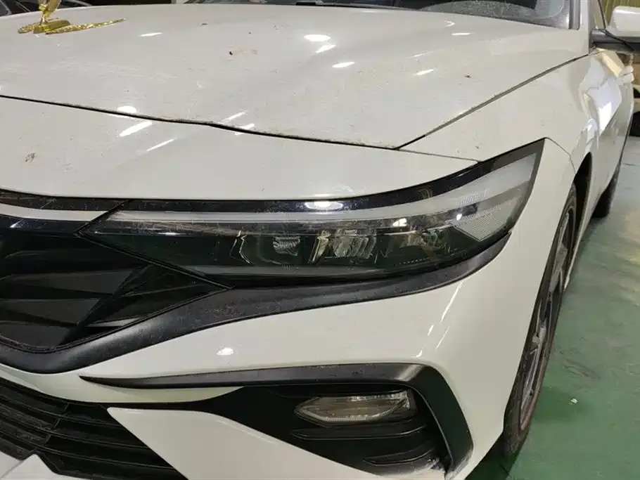 Hyundai Elantra — фото 2