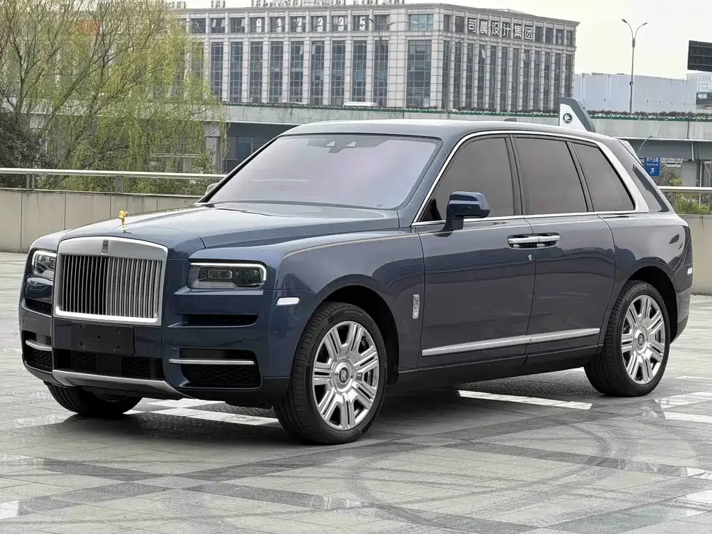 Rolls-Royce Cullinan — фото 1