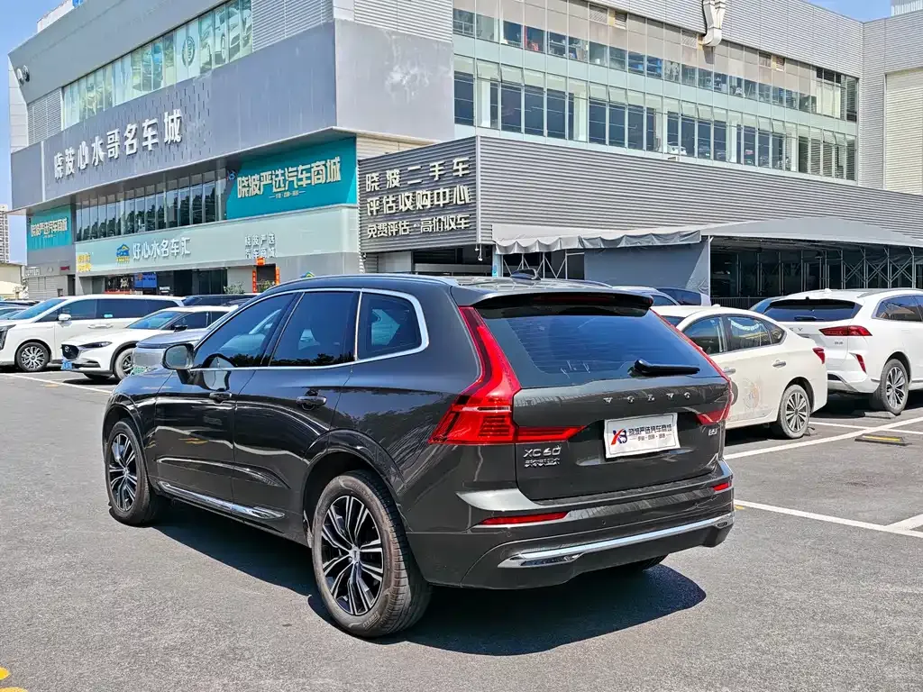 Volvo XC60 2021 из CN, фото 4
