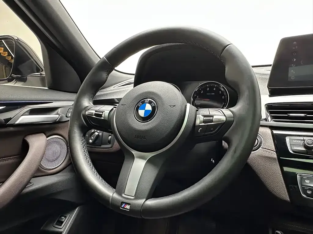 BMW X2 — фото 10