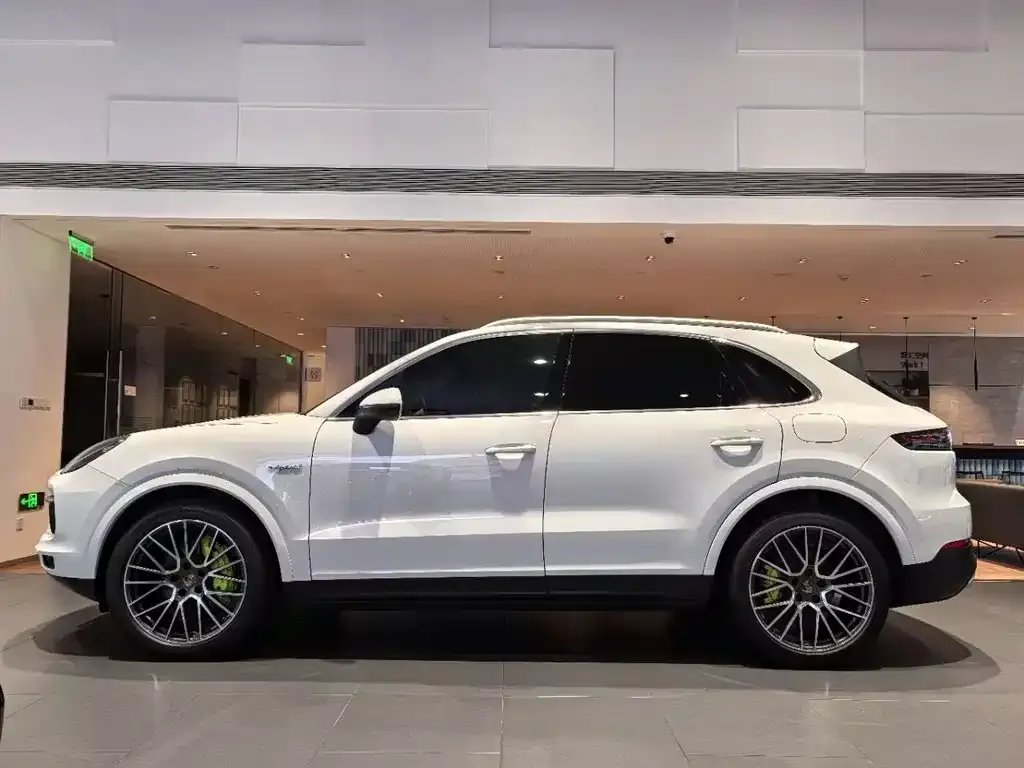 Porsche Cayenne Hybrid — фото 6