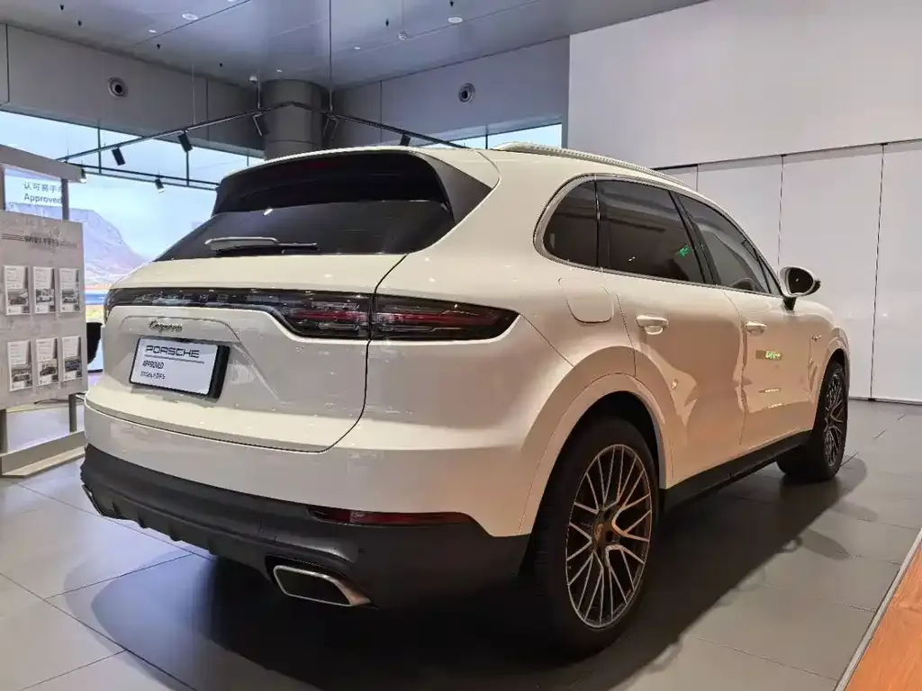 Porsche Cayenne Hybrid — фото 5