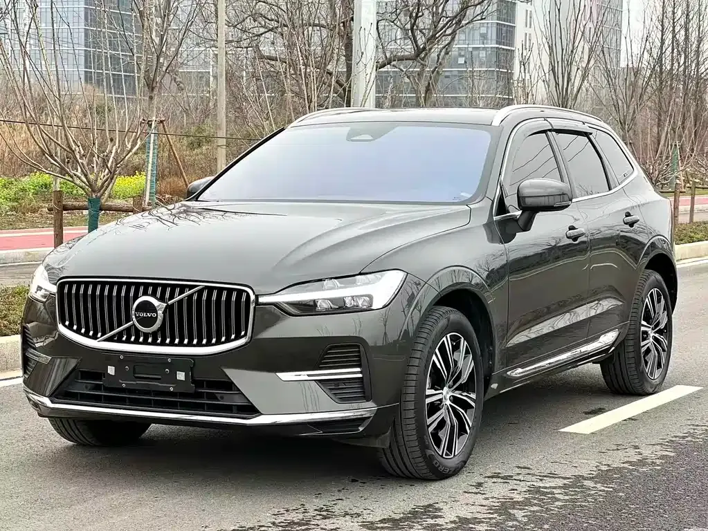 Volvo XC60 — фото 1