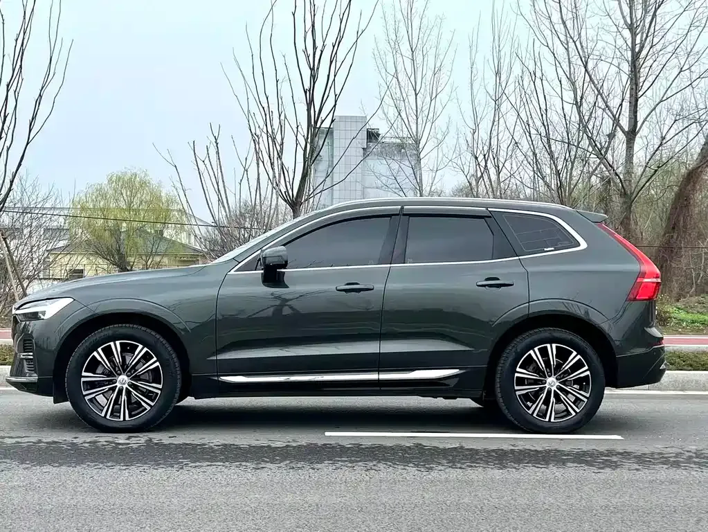 Volvo XC60 — фото 7