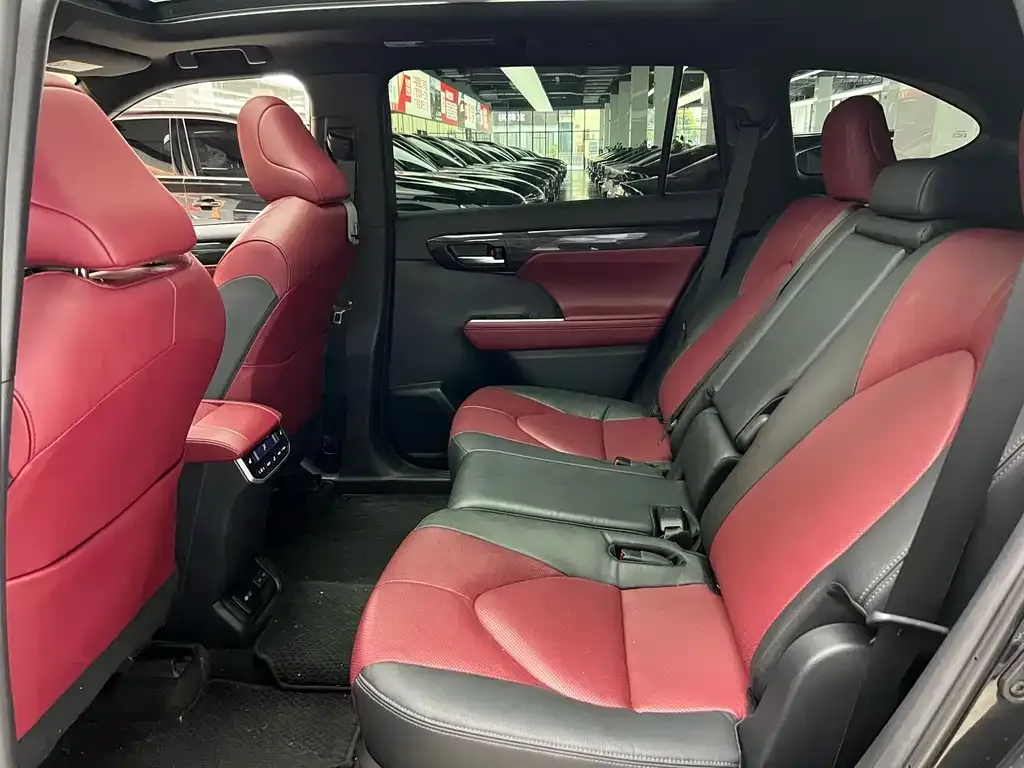 Toyota Crown Kluger 2021 из CN, фото 7